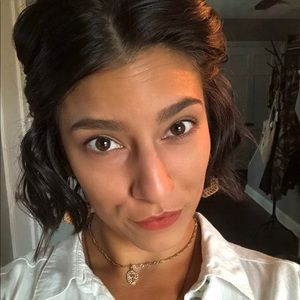 Meet your Posher, Elyse